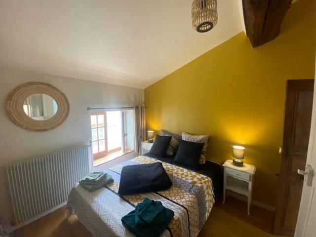 La Mansarde De L Abbaye Apartment Cluny Luaran gambar